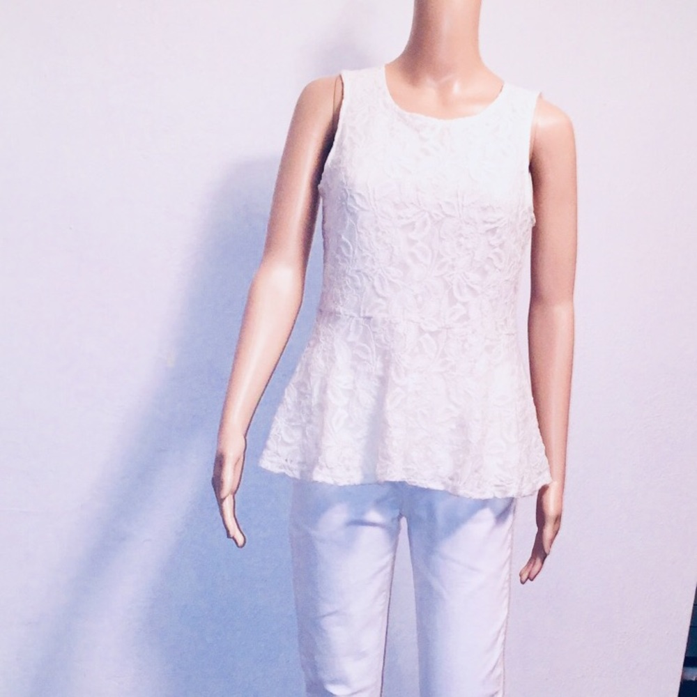 10113 White lace lined blouse size 6